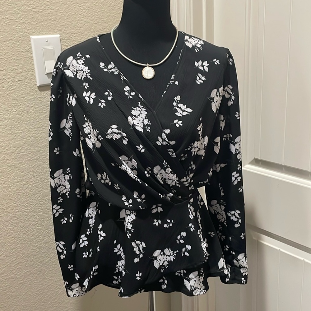 Black and white floral pattern